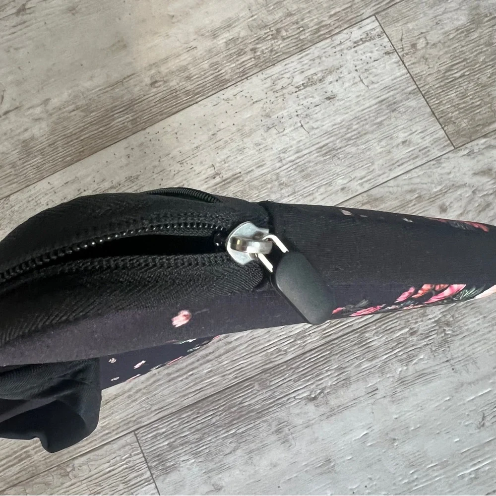 Floral Black Neoprene Laptop Sleeve Bag 15.6